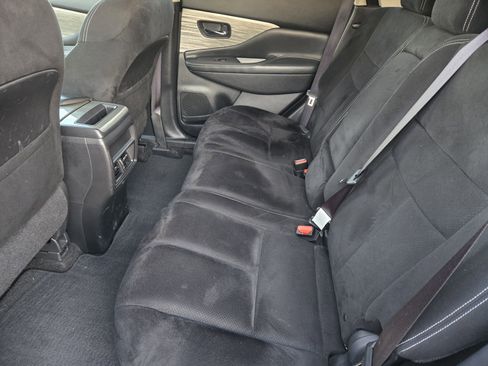 Used 2015 Nissan Murano S image 10