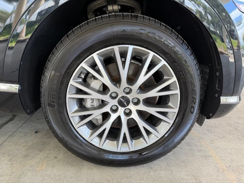 Used 2025 Genesis GV80 2.5T Standard AWD/4WD image 20