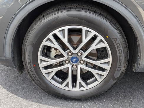 Used 2020 Ford Escape SEL FWD image 10