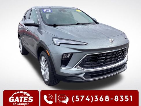 Used 2025 Buick Encore GX Preferred AWD/4WD image 1