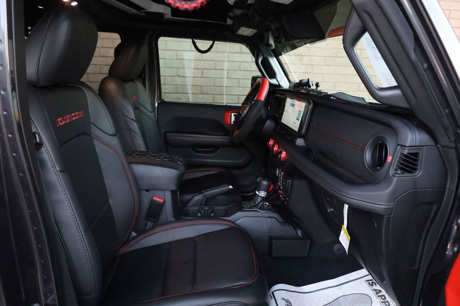 Used 2025 Jeep Gladiator Rubicon AWD/4WD image 24