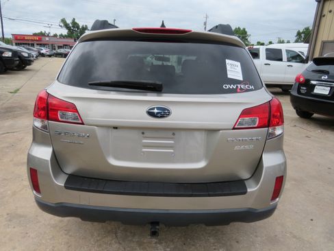 Used 2014 Subaru Outback 2.5i Premium w/ Moonroof Package image 5