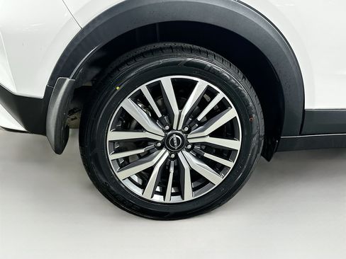 Used 2023 Nissan Kicks SV FWD image 11