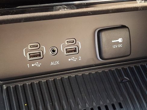 New 2026 Jeep Grand Cherokee Limited w/ Luxury Tech Group II image 17