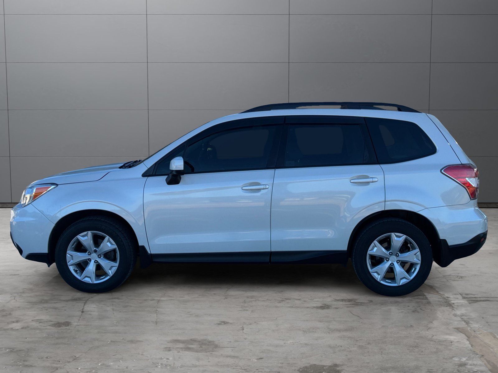 Used 2015 Subaru Forester 2.5i Premium w/ All-Weather Package AWD/4WD image 2