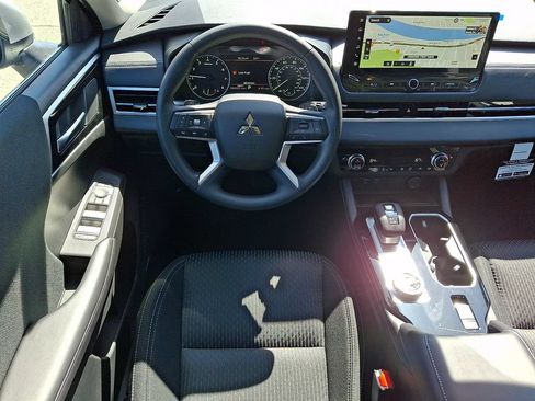 New 2026 Mitsubishi Outlander ES AWD/4WD image 7