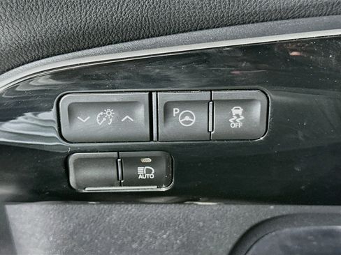 Used 2021 Toyota Prius LE w/ Carpet Mat Package (TMS) AWD/4WD image 17