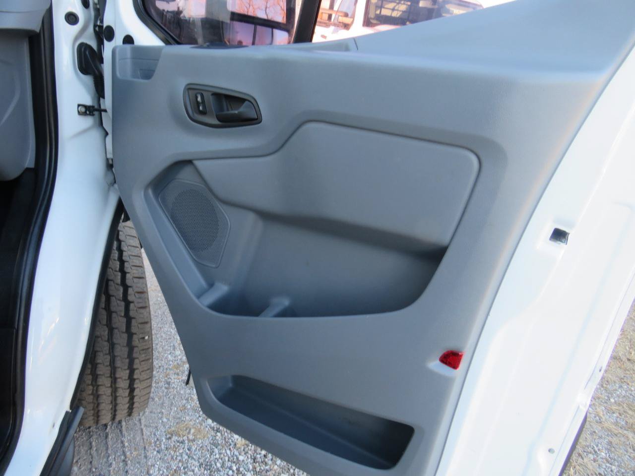 Used 2017 Ford Transit 250 130 Medium Roof RWD image 38