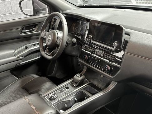 Used 2024 Nissan Pathfinder Rock Creek AWD/4WD image 8