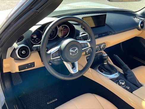 Used 2025 MAZDA MX-5 Miata RF Grand Touring image 35