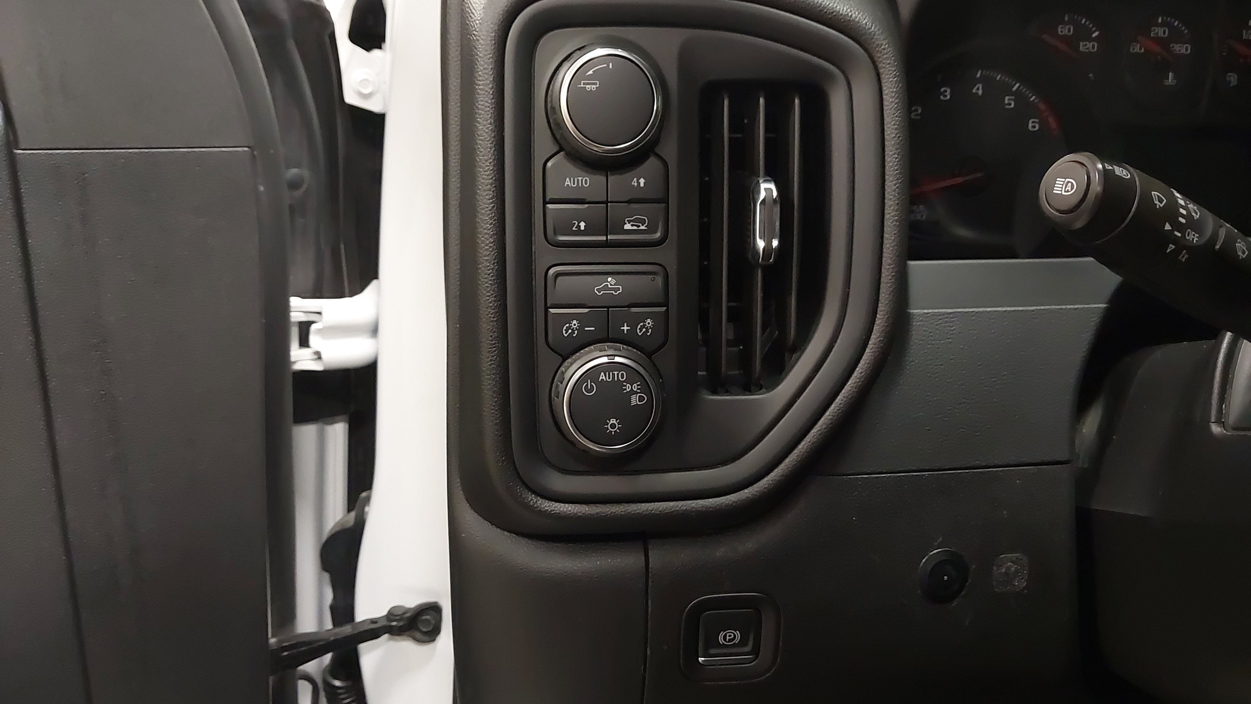 Used 2024 Chevrolet Silverado 1500 Custom AWD/4WD image 23