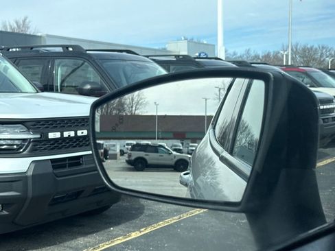 Used 2020 Ford EcoSport SES w/ SES Black Appearance Package image 41