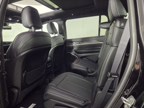 New 2026 Jeep Grand Cherokee L Limited AWD/4WD image 18