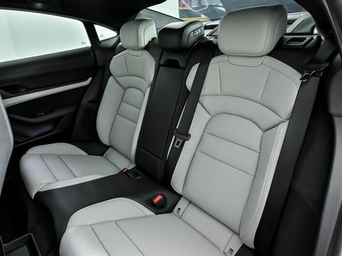 Used 2023 Porsche Taycan RWD image 19