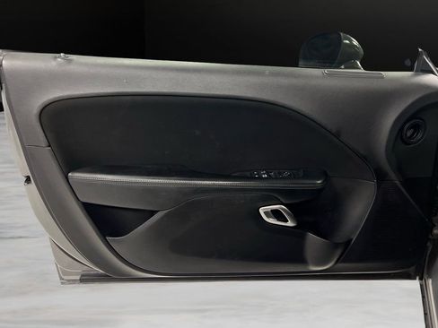 Used 2019 Dodge Challenger SXT image 32