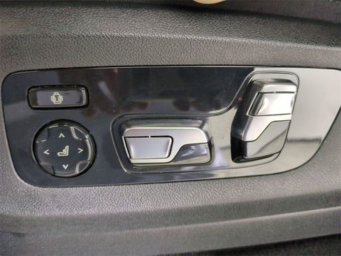 Used 2025 BMW X7 xDrive40i image 23