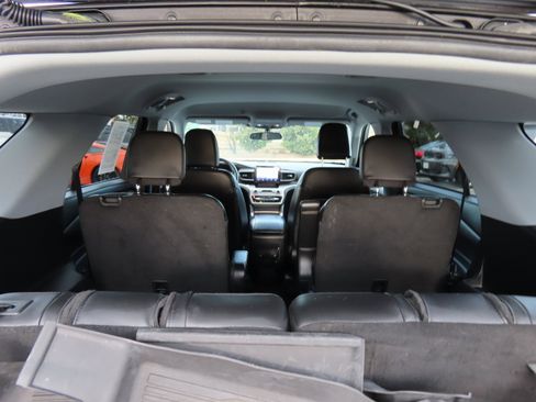 Used 2023 Ford Explorer XLT w/ Equipment Group 202A image 37