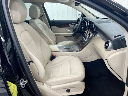 Used 2022 Mercedes-Benz GLC 300 4MATIC image 22