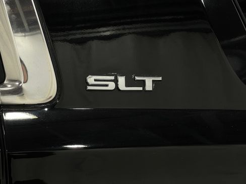 Used 2019 GMC Yukon SLT w/ Premium Edition AWD/4WD image 39