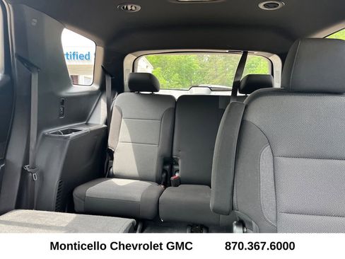 Used 2023 Chevrolet Traverse LT FWD image 24