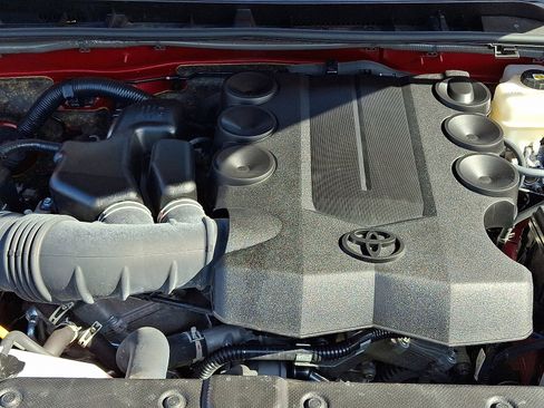 Used 2024 Toyota 4Runner TRD Off-Road Premium image 30