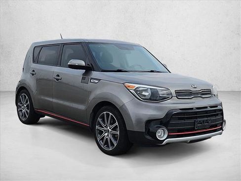 Used 2018 Kia Soul ! image 3