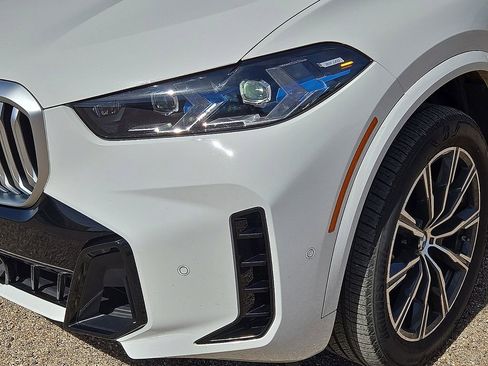 Used 2026 BMW X5 sDrive40i image 10