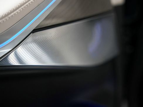 Used 2024 BMW X7 M60i w/ Executive Package image 42