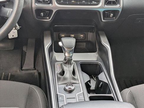 Used 2023 Kia Sorento LX image 11