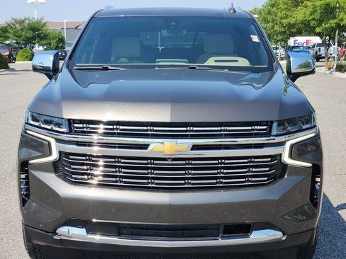 Used 2021 Chevrolet Suburban Premier w/ Premium Package AWD/4WD image 37