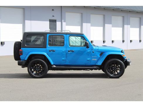 Used 2023 Jeep Wrangler Unlimited Sahara w/ Cold Weather Group AWD/4WD image 4