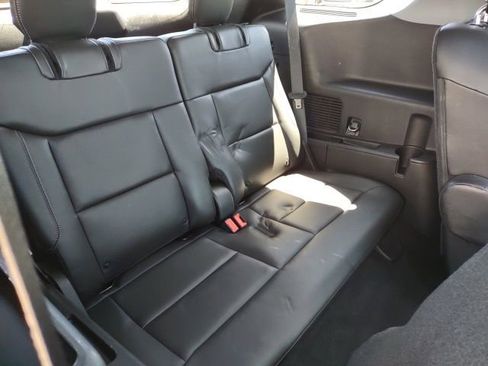 Used 2022 Ford Explorer XLT w/ Equipment Group 202A AWD/4WD image 21