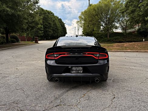 Used 2016 Dodge Charger R/T Scat Pack w/ Beats Audio Group RWD image 6