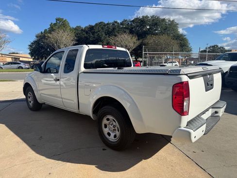 Used 2018 Nissan Frontier S image 3