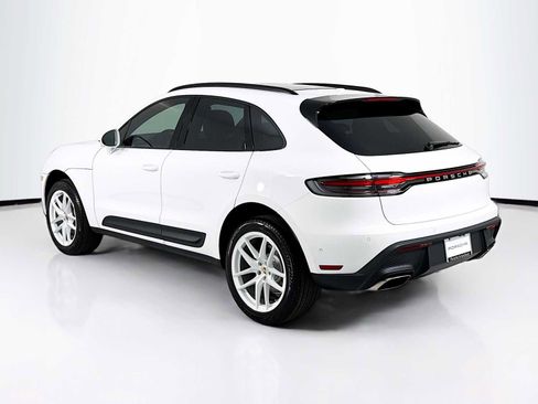New 2026 Porsche Macan image 3