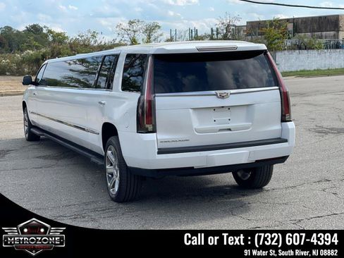 Used 2016 Cadillac Escalade 2WD image 4