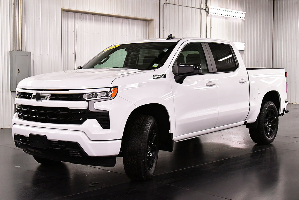 New 2026 Chevrolet Silverado 1500 RST w/ Z71 Off-Road Package AWD/4WD image 3