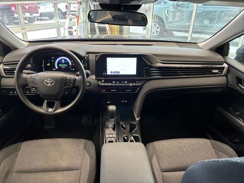Used 2025 Toyota Camry LE image 14