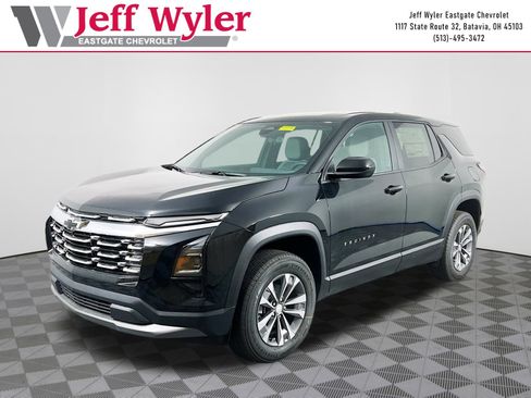 New 2026 Chevrolet Equinox LT w/ Convenience Package II FWD image 2
