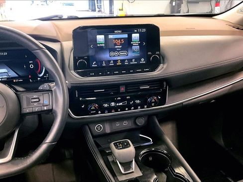 Used 2023 Nissan Rogue Platinum w/ Platinum Premium Package FWD image 9