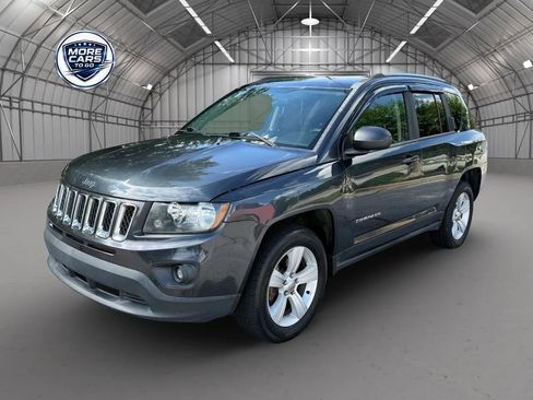 Used 2014 Jeep Compass Sport w/ Power Value Group FWD image 2