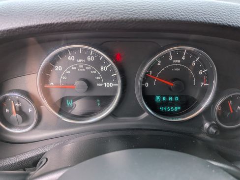 Used 2016 Jeep Wrangler Unlimited Sport w/ Connectivity Group AWD/4WD image 27