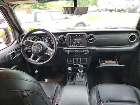 Used 2018 Jeep Wrangler Unlimited Sahara w/ Dual Top Group AWD/4WD image 8