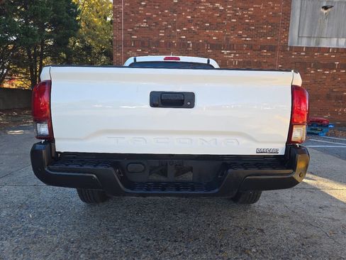 Used 2019 Toyota Tacoma SR image 4