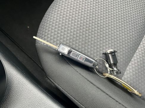 Used 2025 Kia Soul LX w/ LX Technology Package image 21