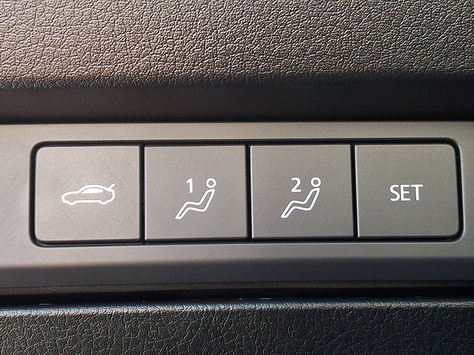 Used 2024 MAZDA MAZDA3 s FWD image 25