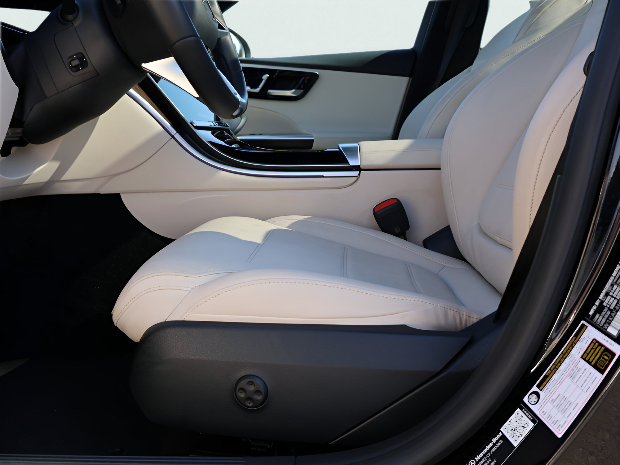 Certified 2026 Mercedes-Benz C 300 4MATIC Sedan image 38
