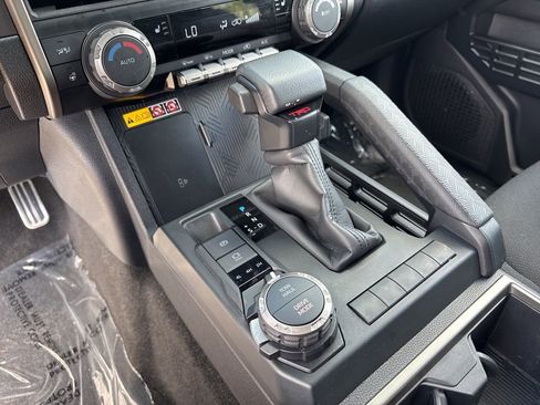 Used 2025 Toyota 4Runner TRD Sport AWD/4WD image 17