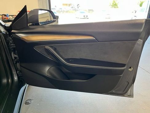 Used 2022 Tesla Model 3 Long Range AWD/4WD image 12