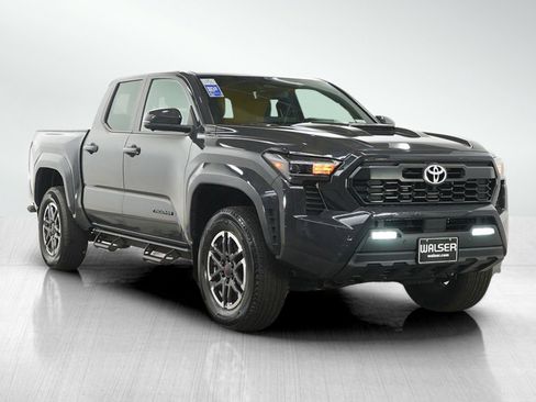 Used 2024 Toyota Tacoma TRD Sport w/ TRD Sport Premium Package AWD/4WD image 7